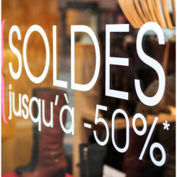 Lettrage adhésif découpé